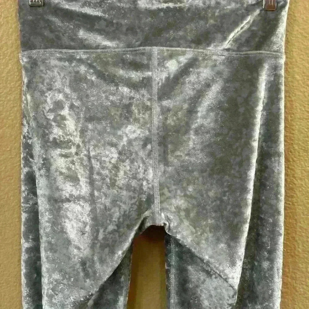 Heroine Sport Gilded Silver Velvet Velour Leggings Size Medium Like New! - Picture 10 of 12